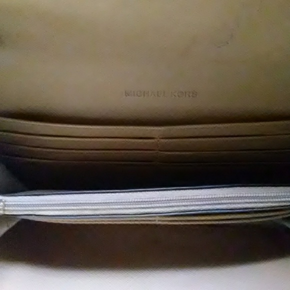 Michael kors wallet - Picture 3 of 4